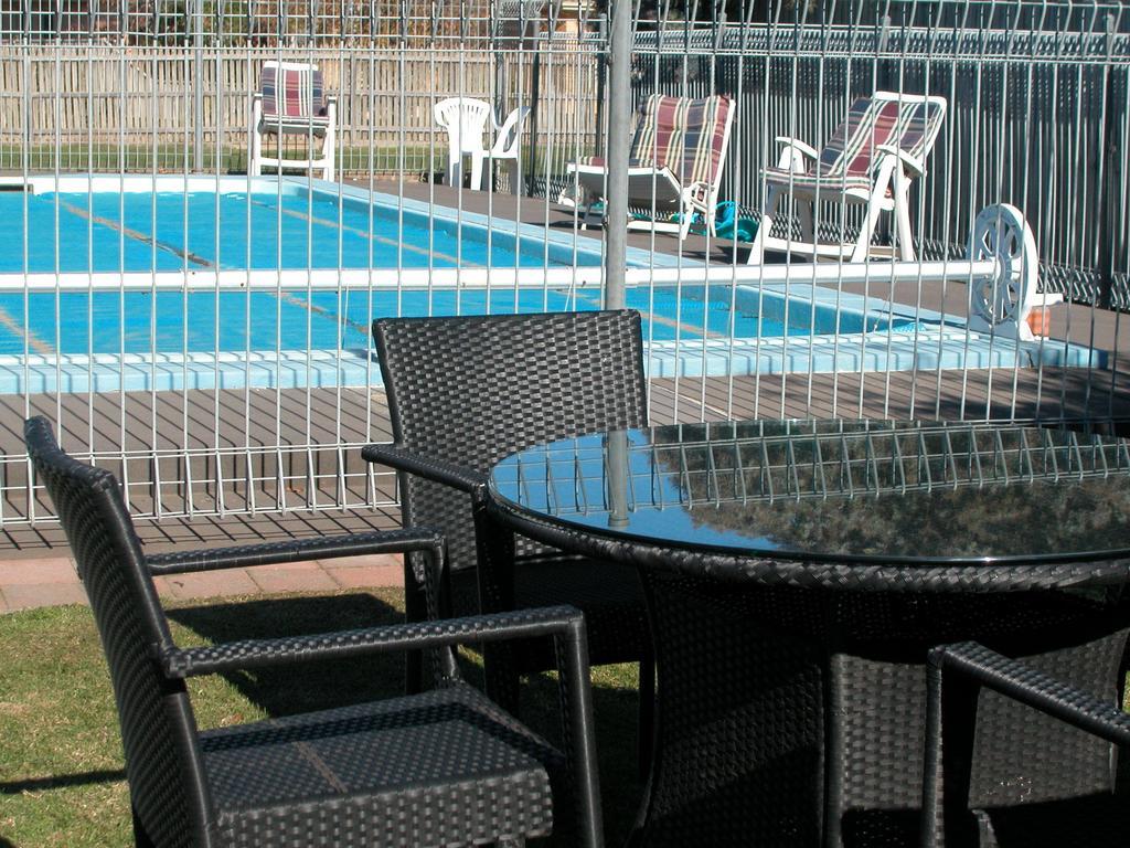 Ambassador Motor Inn Ballarat Exterior photo