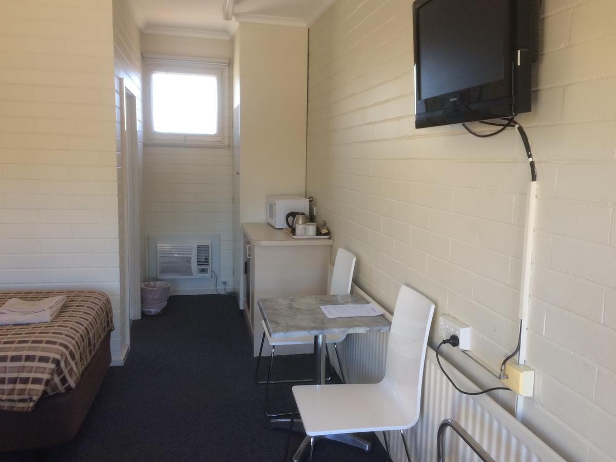 Ambassador Motor Inn Ballarat Exterior photo