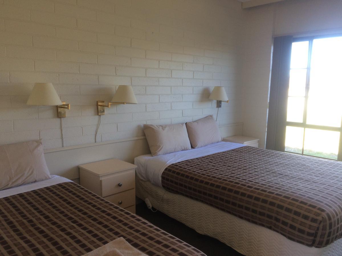Ambassador Motor Inn Ballarat Exterior photo